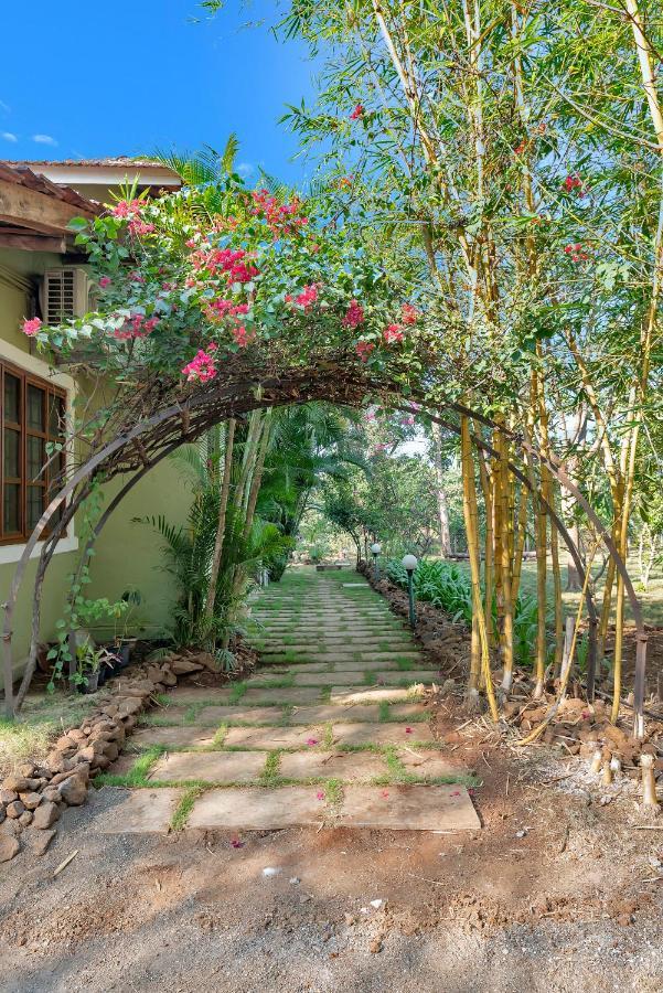 Saffronstays Laburnum House, Wada - Palghar Extérieur photo
